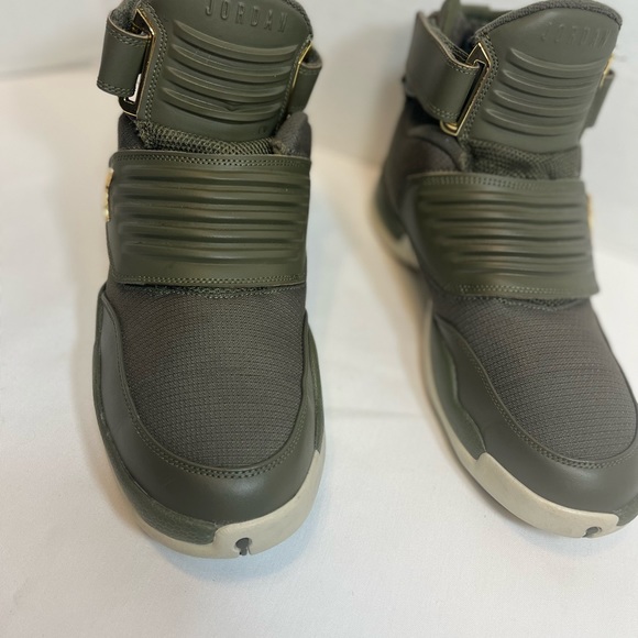 Jordan Generation 23 Medium Olive Size 9 - Picture 7 of 14